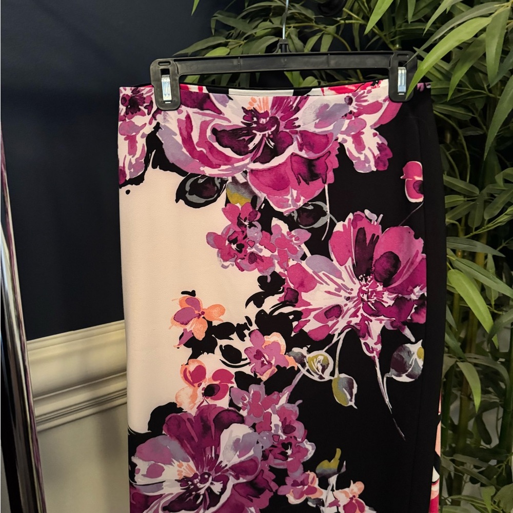 White House Black Market Floral Pencil Skirt - Black and Pink